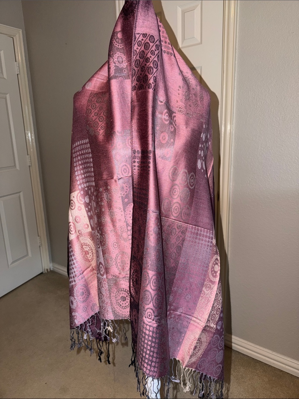 Elegant Women's Pink Patterned Pashmina Scarf
